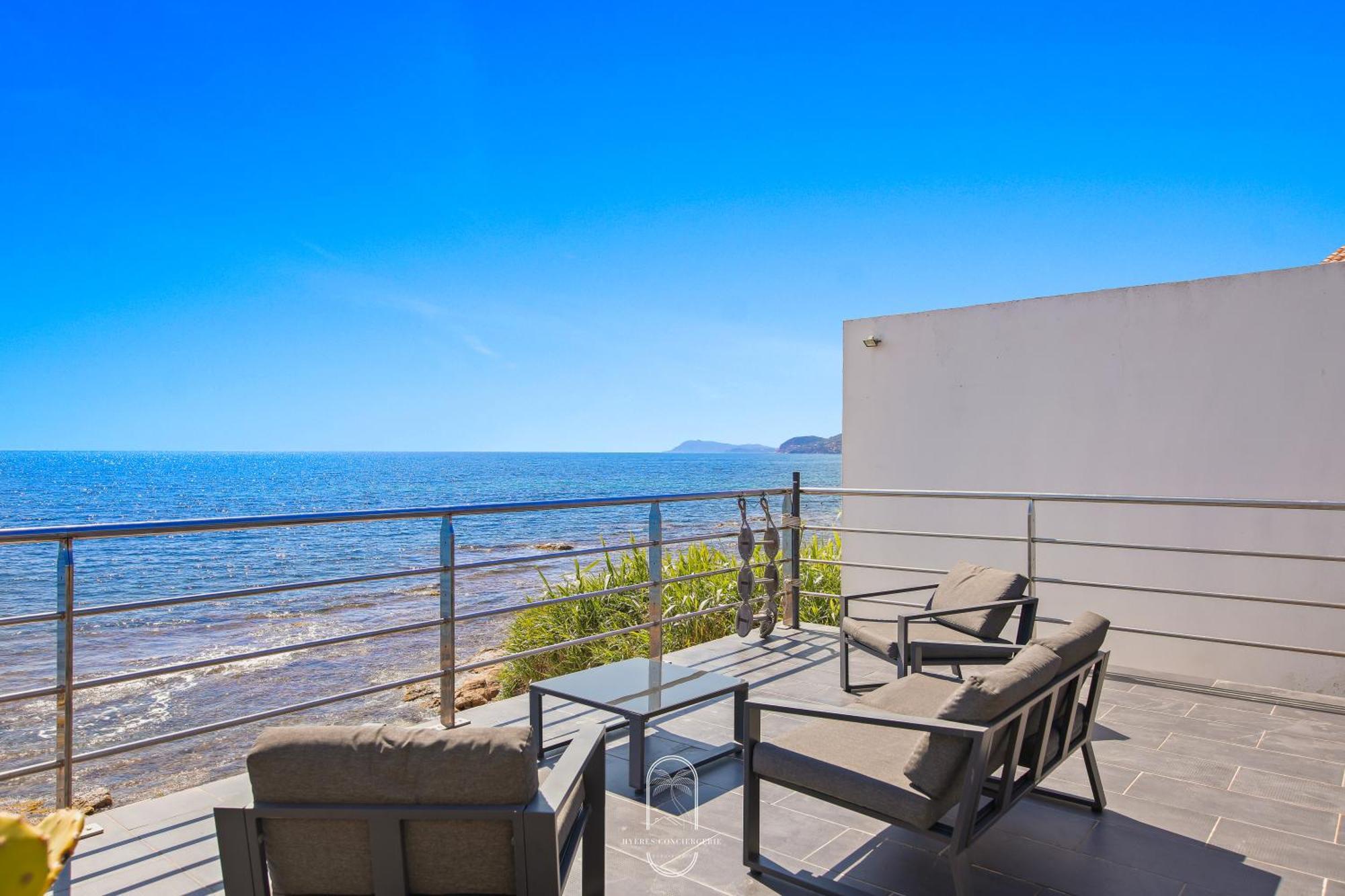 Maison Sur L'Eau-Hyeres-Almanarre-Parkings Clim Wifi By Hc ภายนอก รูปภาพ