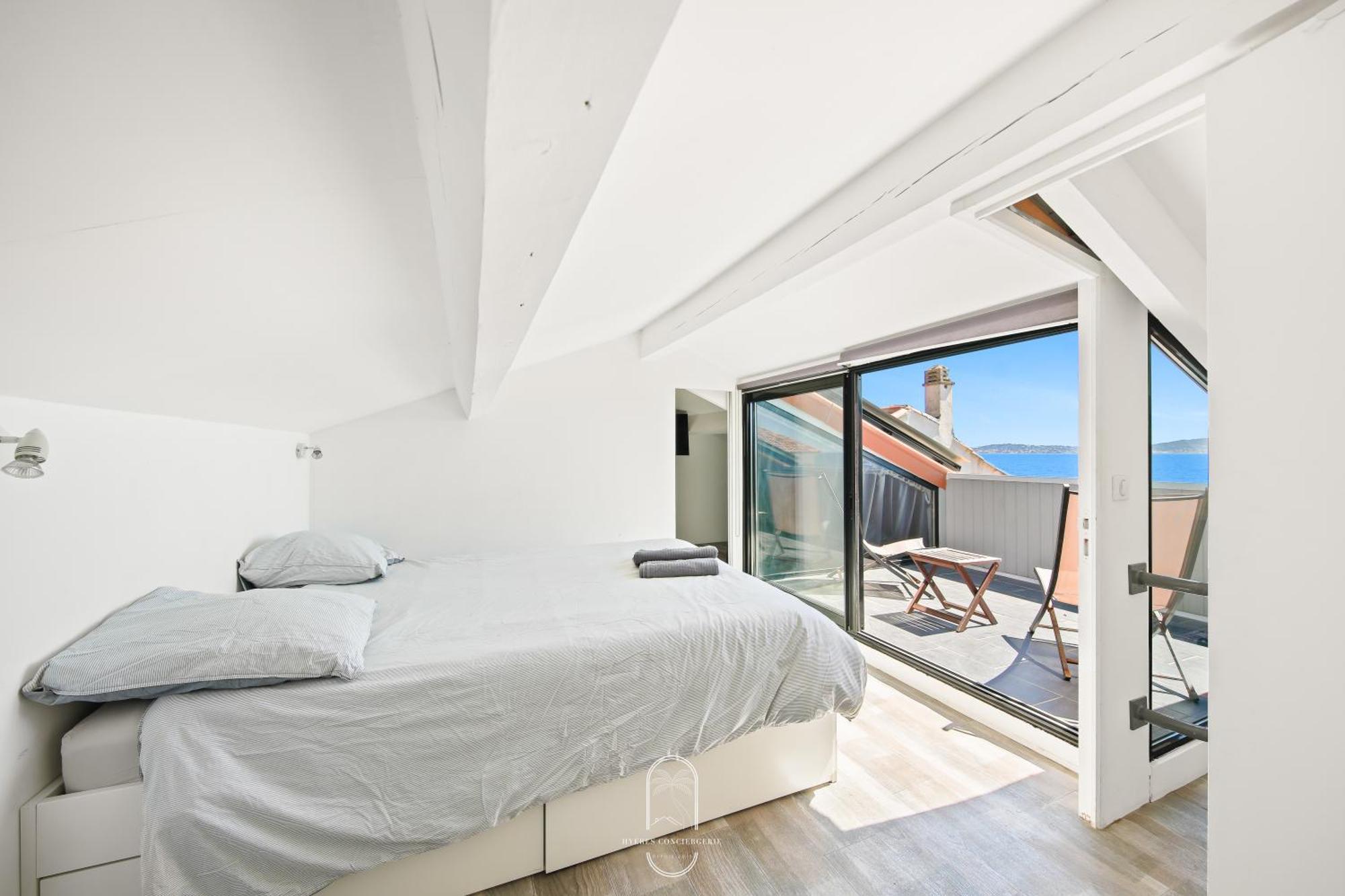 Maison Sur L'Eau-Hyeres-Almanarre-Parkings Clim Wifi By Hc ภายนอก รูปภาพ