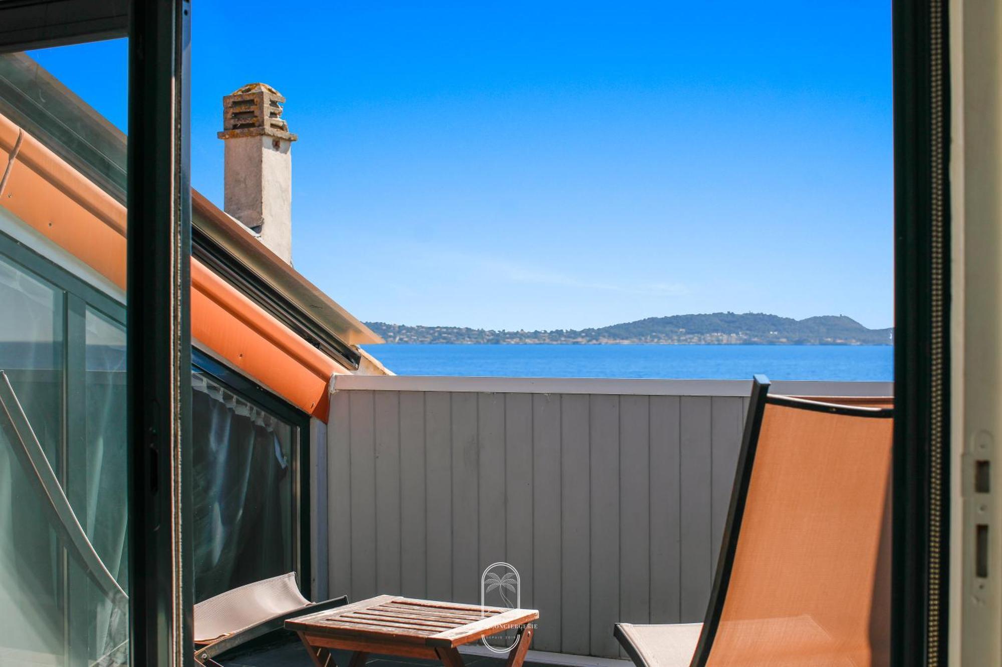 Maison Sur L'Eau-Hyeres-Almanarre-Parkings Clim Wifi By Hc ภายนอก รูปภาพ