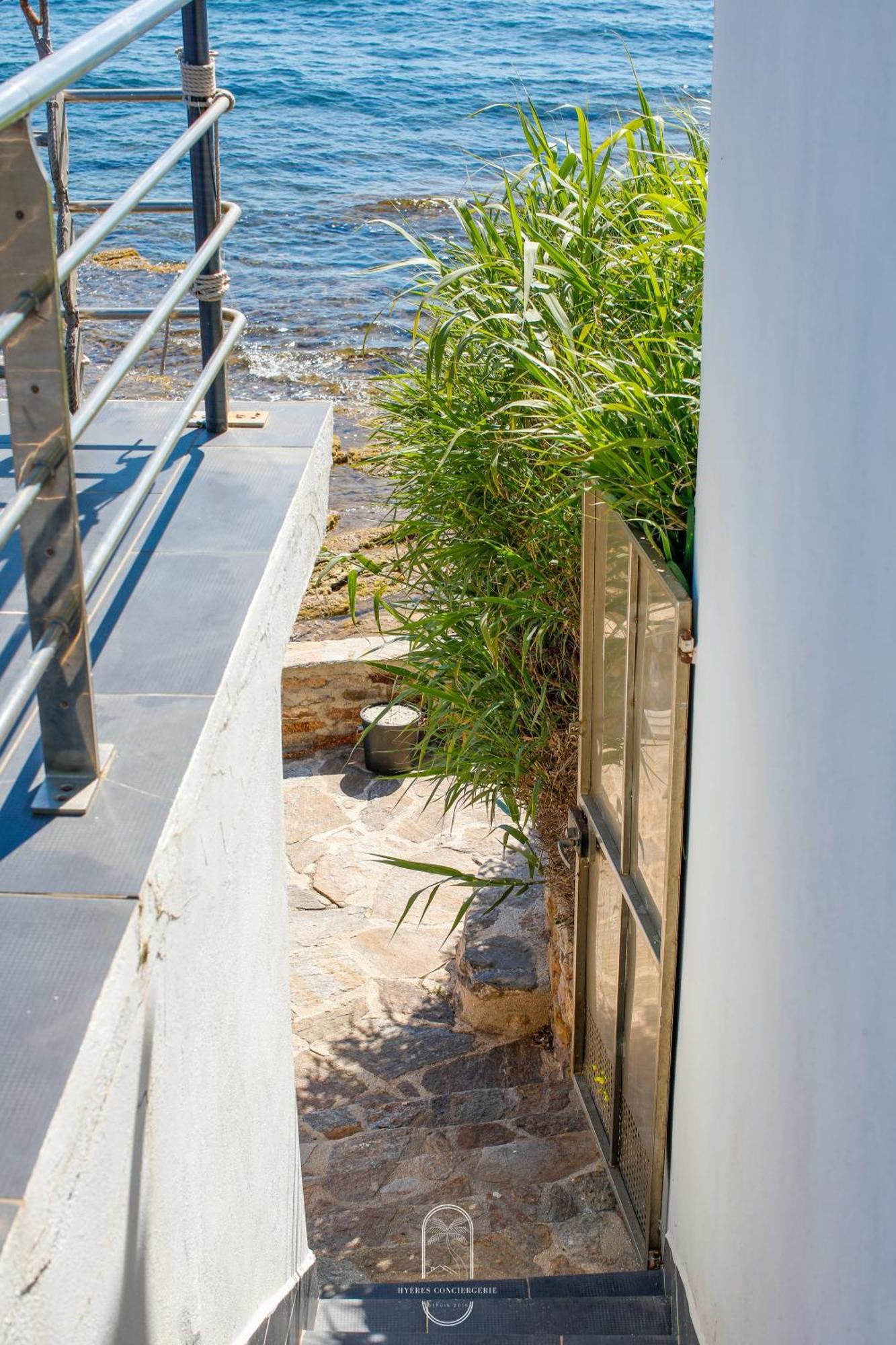 Maison Sur L'Eau-Hyeres-Almanarre-Parkings Clim Wifi By Hc ภายนอก รูปภาพ