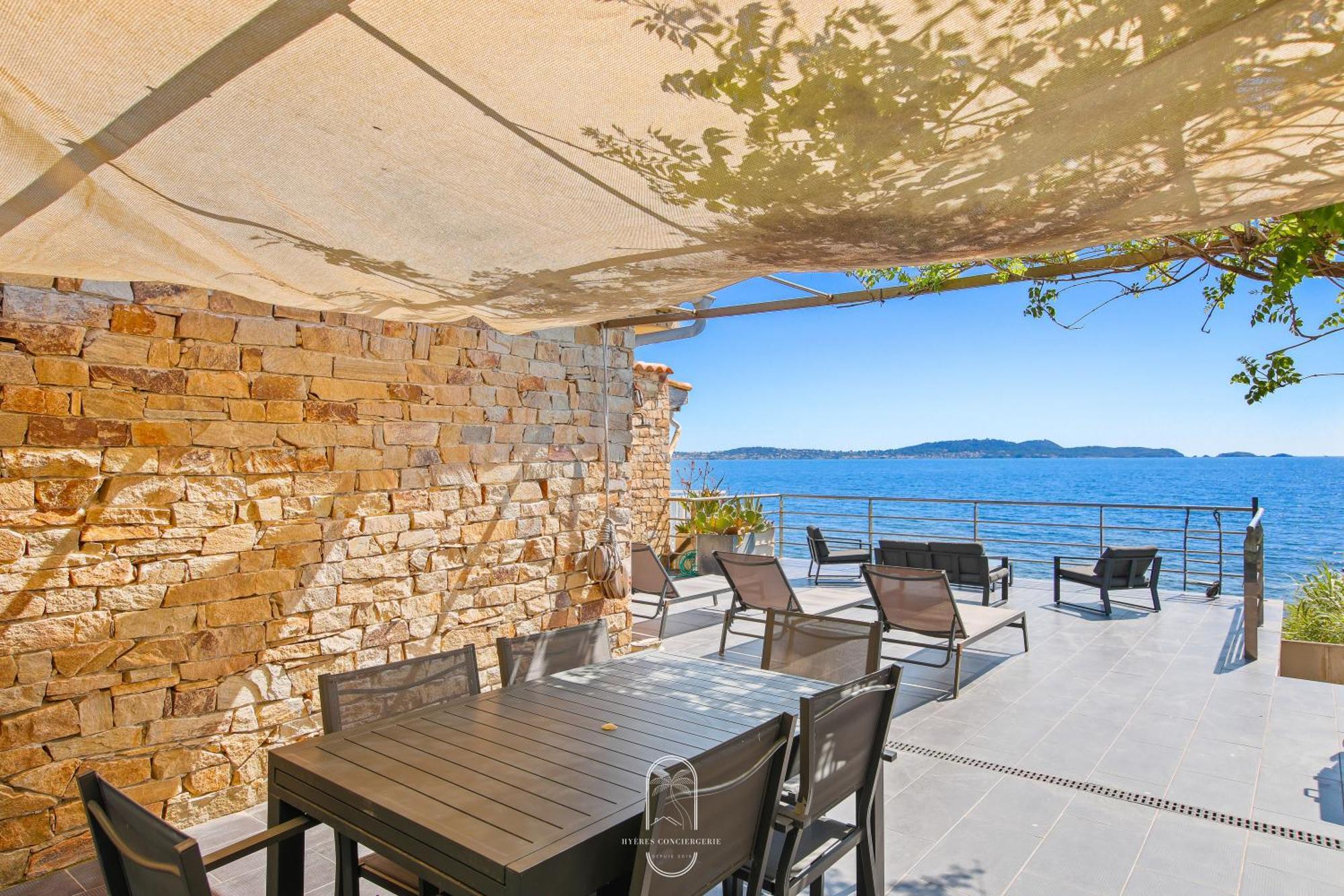 Maison Sur L'Eau-Hyeres-Almanarre-Parkings Clim Wifi By Hc ภายนอก รูปภาพ