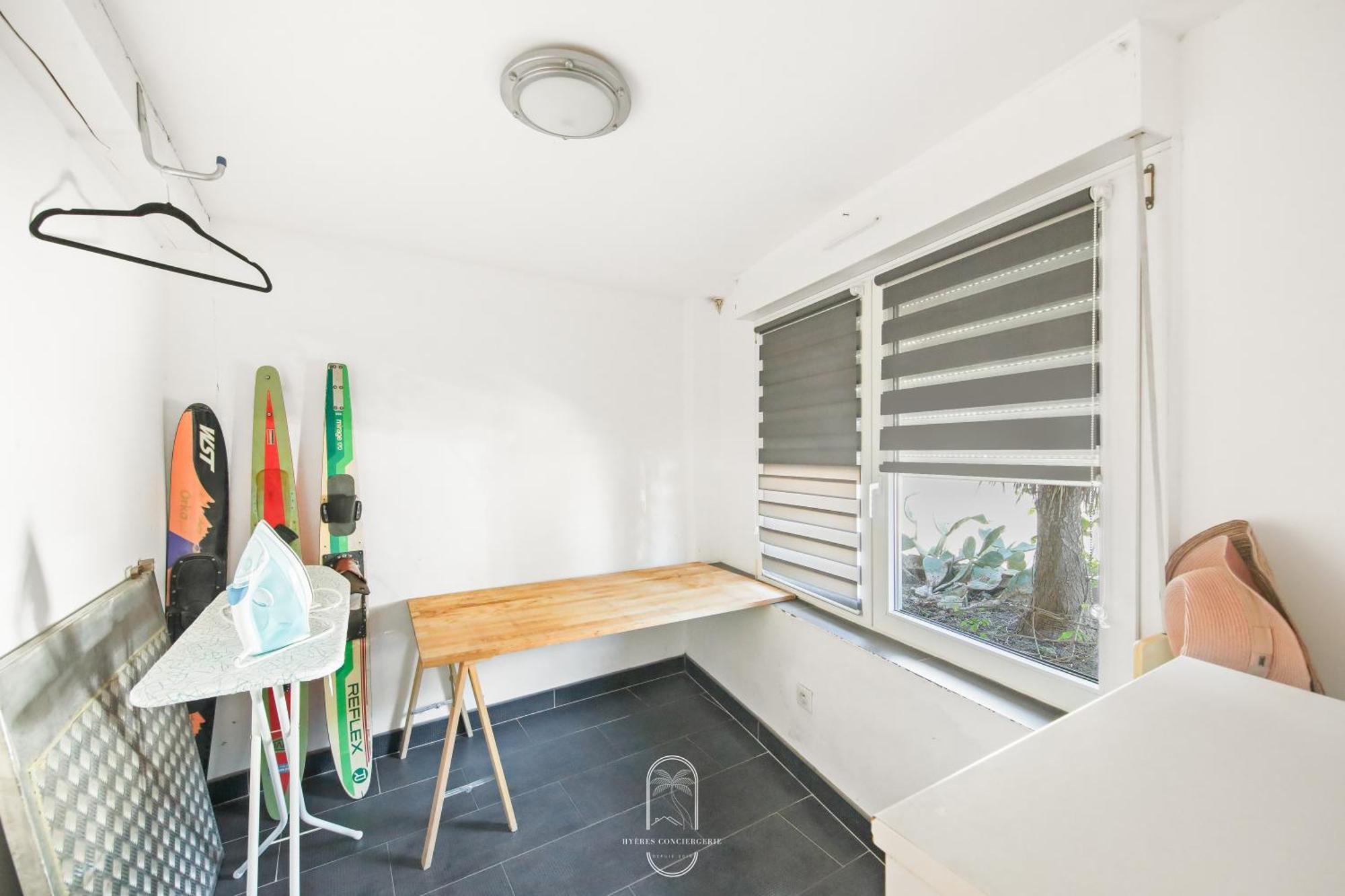 Maison Sur L'Eau-Hyeres-Almanarre-Parkings Clim Wifi By Hc ภายนอก รูปภาพ