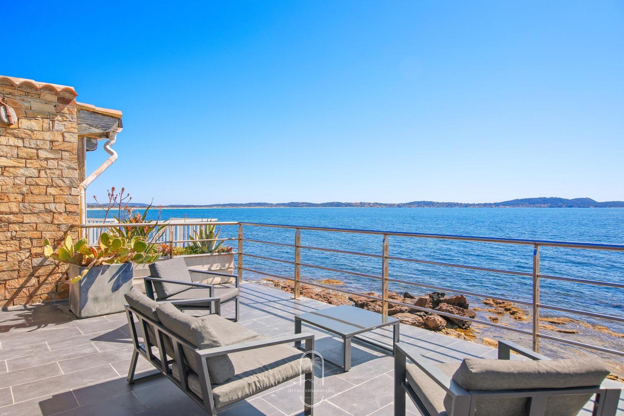 Maison Sur L'Eau-Hyeres-Almanarre-Parkings Clim Wifi By Hc ภายนอก รูปภาพ